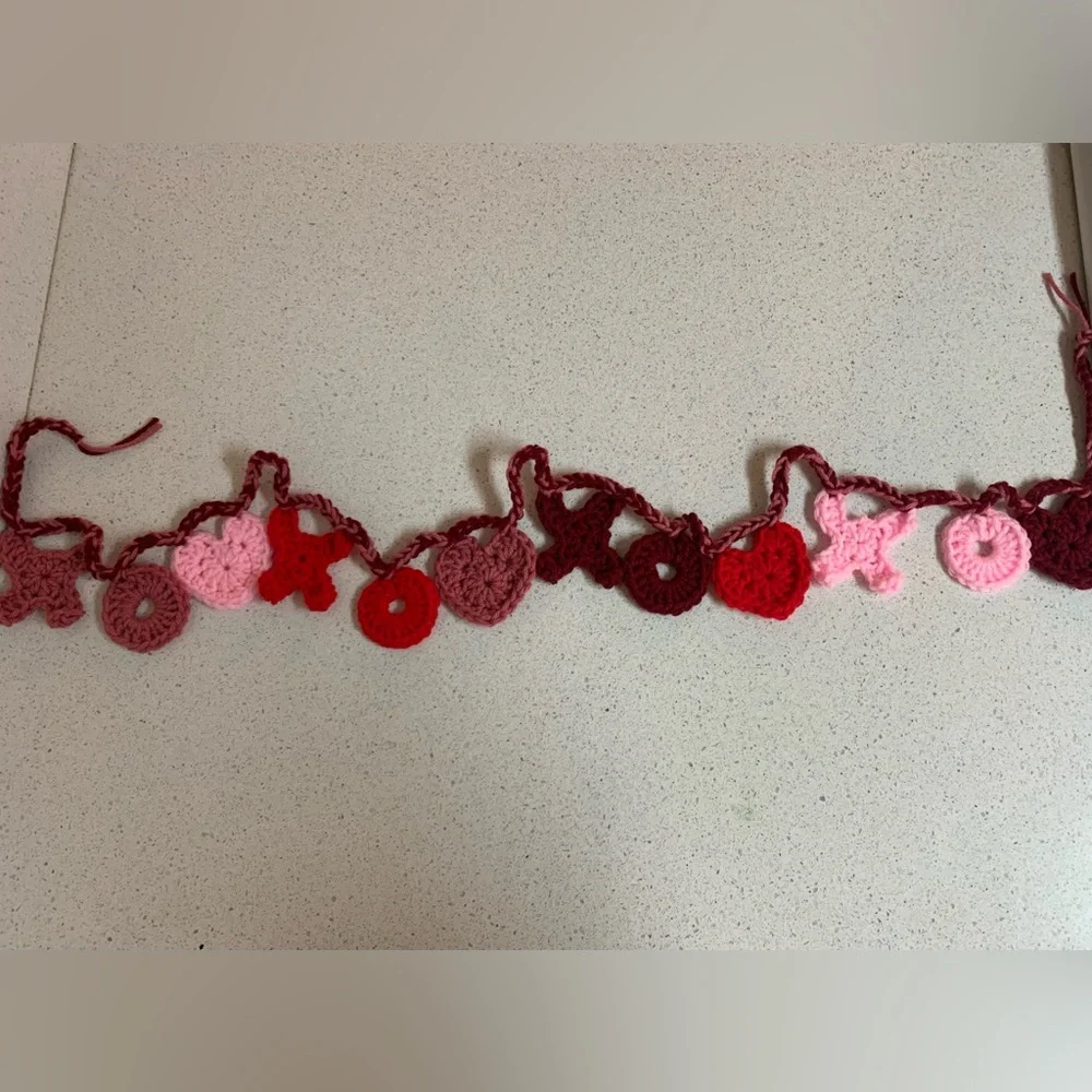 Valentines XOXO Hearts Garland New Handmade Crochet